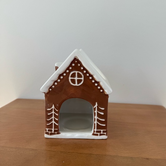 Gingerbread House Wax Warmer - Picture 4 of 6